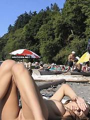Amateur sex and voyeur spy - huge collection of very sweet amateur girls and middle-aged nudist women sunbathing nude on the public beaches worldwide