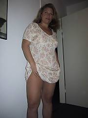How some milfs just need to bust out occasionally and show their puss, shit theres one of these hoes in ever home i bet
