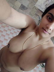 Nude TOPLESS gf desi indian Amateur Babe big Boobs