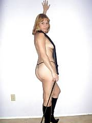 Sexy slut sex wife posing naked on cam.