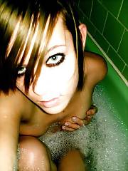 Amateur emo girlie helena enjoys nude selfshot on tub.