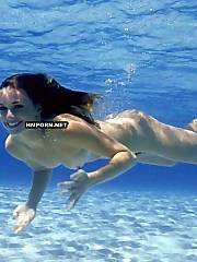 Naked babes swimming underwater & spreading legs to show their vaginas wishing to drill