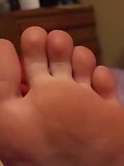 Amateur smelly petite feet Feet Footfetish Smellyfeet Toes Soles